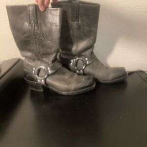 FRYE 12R boots